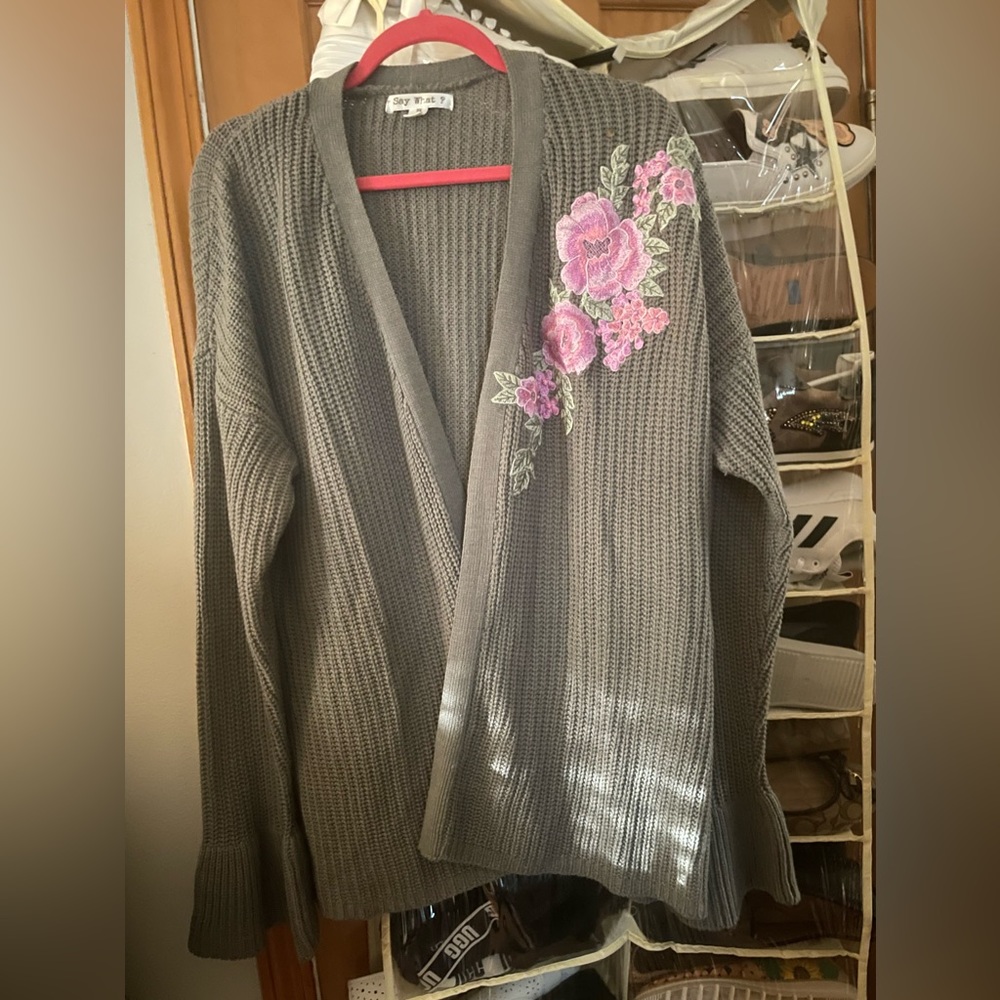 Say what size 3x cardigan with pink embroidered roses.